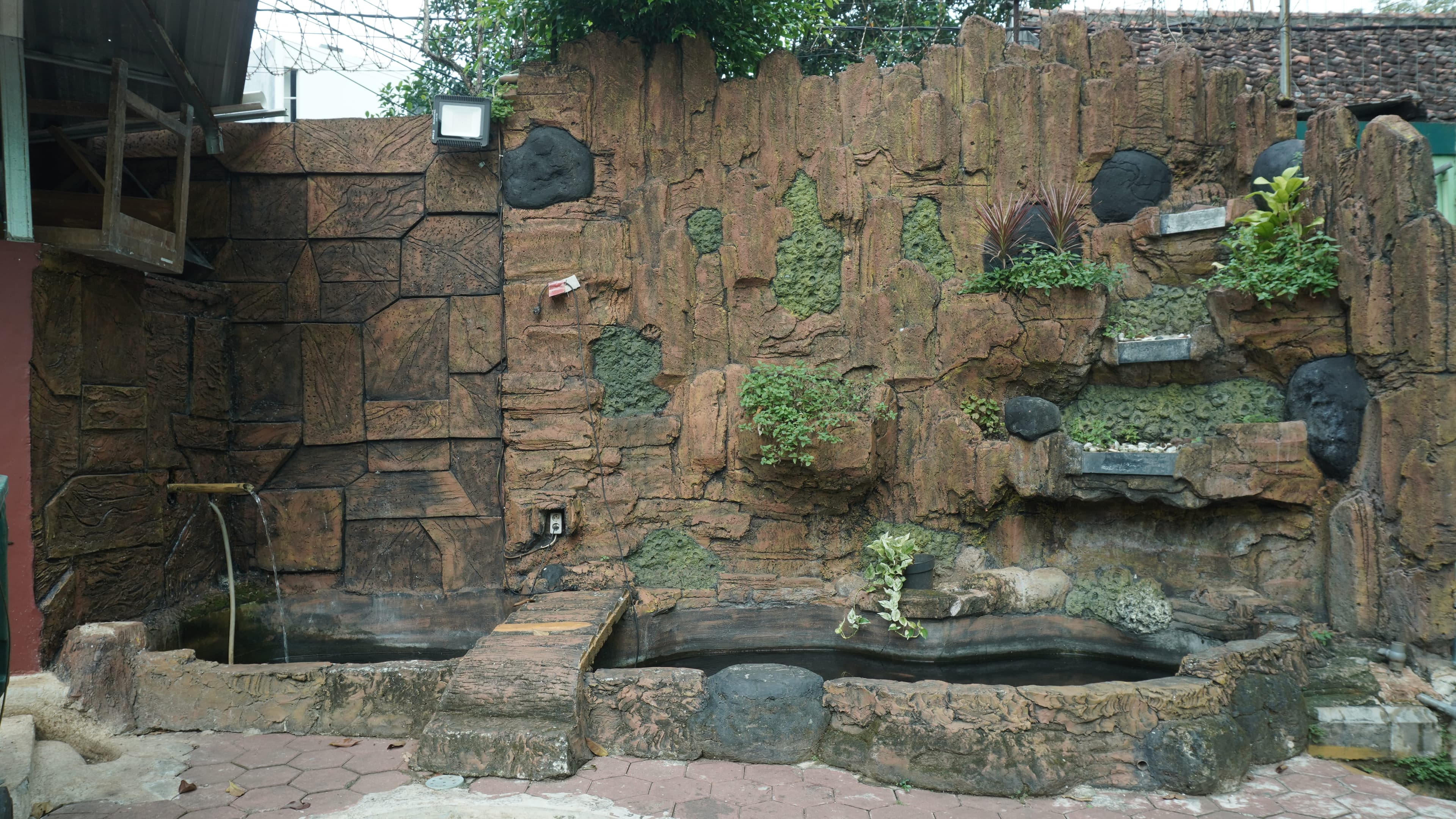 Kolam Ikan — Foto 2
