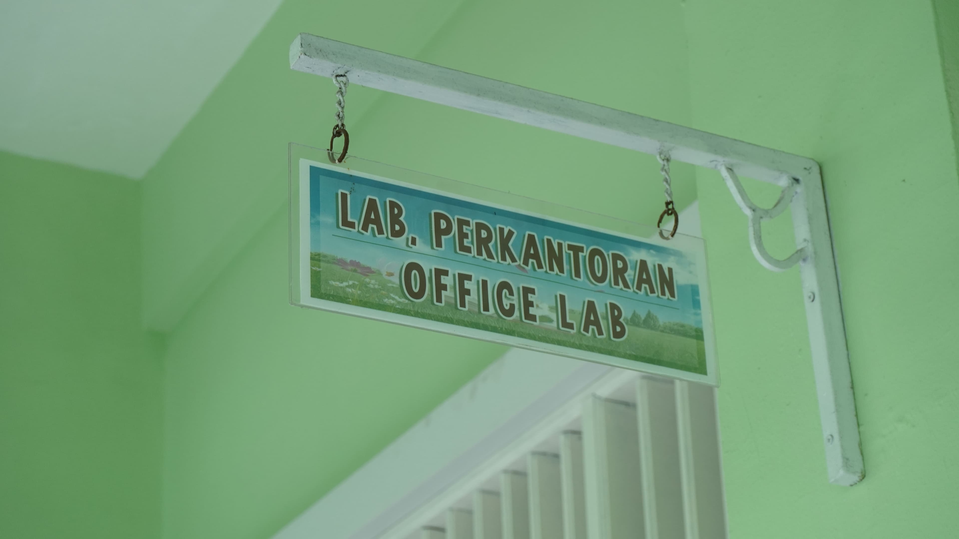 Lab Perkantoran — Foto 1