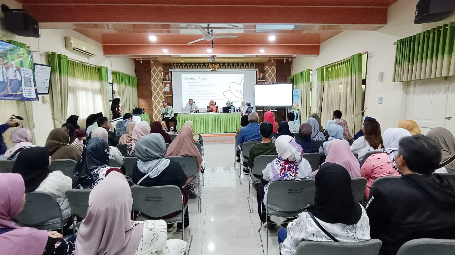 Sosialisasi Program Sekolah kepada Orang Tua/Wali Murid Kelas XII